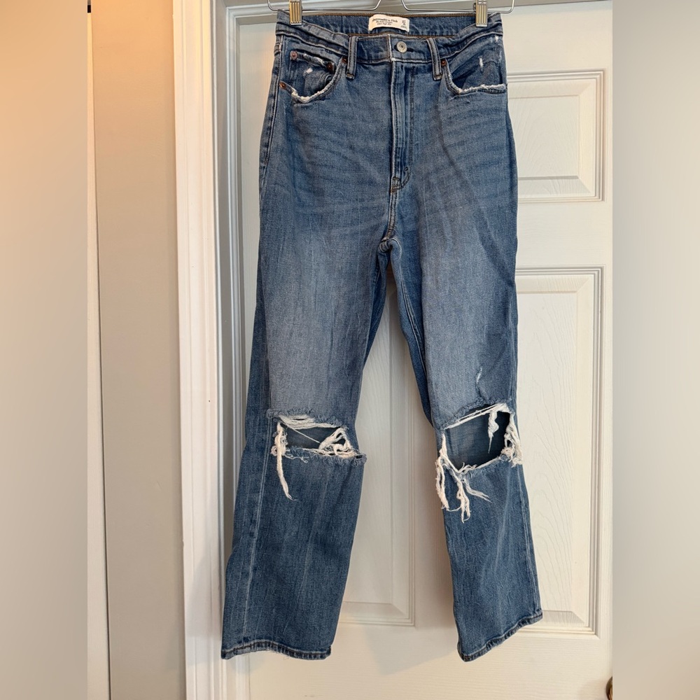 Abercrombie & Fitch | Curve Love Ultra High Rise Ankle Straight Jean | Size 27/4